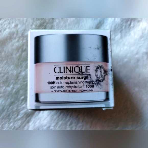 NIB- Clinique Moisture Surge Moisturizer/Mask💕 - Picture 12 of 16